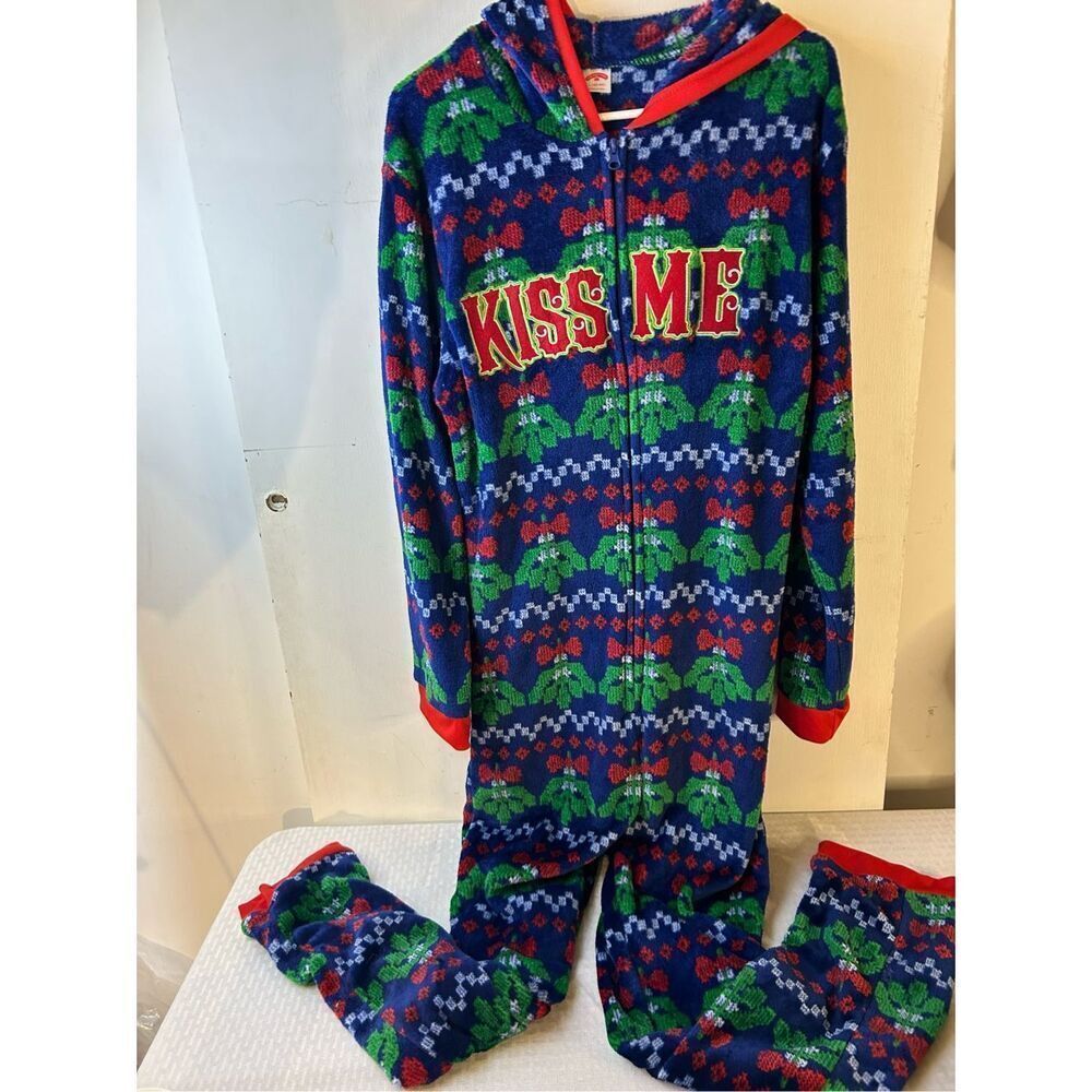 Holiday Time Merry Kiss me fleece pajamas zipper hood Mens "Large 42-44" Green R